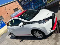 Blanco Usado 2016 Toyota Aygo X-play Utilitario | 7900 € (Precio justo)