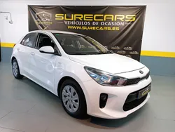 Blanco Usado 2017 Kia Rio Berlina | 9990 € (Precio justo)