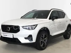 Blanco Usado 2024 Volvo XC40 Plus SUV | 39.500 € (Un poco caro)