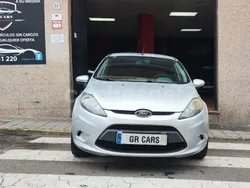 Gris / plata Usado 2011 Ford Fiesta Titanium Utilitario | 5490 € (Precio justo)