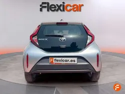 Gris Usado 2024 Toyota Aygo X-play Utilitario | 14.190 € (Precio justo)