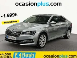 Gris Usado 2020 Skoda Superb Style Berlina | 19.991 € (Buen precio)