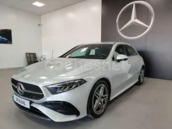 Gris / plata Usado 2024 Mercedes A200 Berlina | 32.990 € (Precio justo)