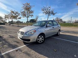 Gris / plata Usado 2008 Hyundai Accent Berlina | 4400 €