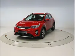 Rojo Usado 2022 Kia Stonic SUV | 18.900 € (Un poco caro)
