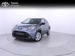 Gris / plata Usado 2024 Toyota Aygo Play Utilitario | 17.850 € (Caro)