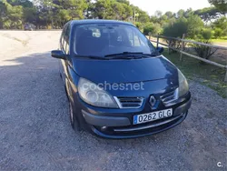 Negro Usado 2009 Renault Scénic III Dynamique Monovolumen | 500 €