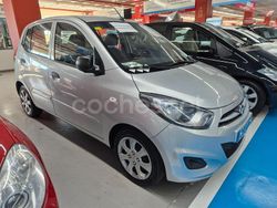 Gris / plata Usado 2012 Hyundai i10 Comfort Utilitario | 7990 € (Caro)