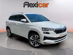 Blanco Usado 2024 Skoda Karoq Selection SUV | 26.990 €