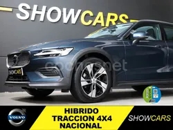 Negro Usado 2022 Volvo V60 CC Pro Familiar | 34.900 € (Precio justo)