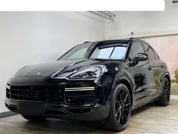 Negro Usado 2020 Porsche Cayenne Turbo SUV | 82.000 €