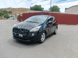 Negro Usado 2011 Peugeot 3008 Premium Berlina | 6499 € (Precio justo)