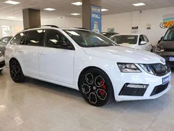 Blanco Usado 2020 Skoda Octavia RS Familiar | 22.400 €