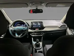 Plateado Usado 2022 Hyundai i30 Berlina | 14.790 € (Precio justo)