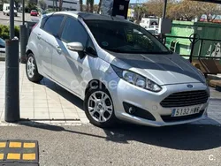 Gris / plata Usado 2014 Ford Fiesta Trend Utilitario | 6300 € (Precio justo)