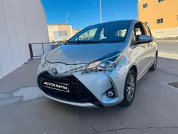 Gris / plata Usado 2018 Toyota Yaris Hybrid Active Berlina | 13.500 € (Precio justo)
