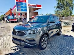 Gris / plata Usado 2018 Ssangyong (KGM) Rexton SUV | 20.000 €