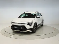 Blanco Usado 2023 Kia Niro SUV | 31.900 € (Un poco caro)