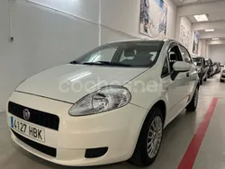 Blanco Usado 2011 Fiat Punto Active Utilitario | 5490 € (Precio justo)