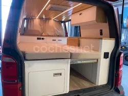 Rojo Usado 2016 VW Caravelle Comfortline Monovolumen | 38.490 €