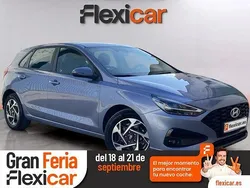 Azul Usado 2024 Hyundai i30 Berlina | 20.990 € (Precio justo)