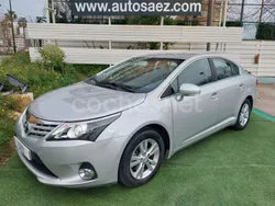 Gris / plata Usado 2012 Toyota Avensis Comfort Berlina | 8900 € (Precio justo)