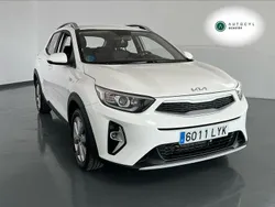Blanco Usado 2022 Kia Stonic Plus SUV | 16.500 € (Precio justo)
