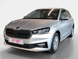 Gris / plata Usado 2024 Skoda Fabia Berlina | 19.490 € (Un poco caro)