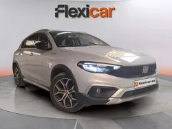 Gris Usado 2022 Fiat Tipo Cross Berlina | 13.490 € (Precio justo)