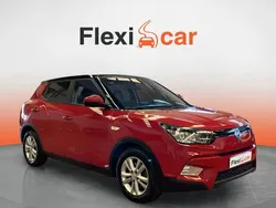 Rojo Usado 2017 Ssangyong Tivoli SUV | 9890 € (Buen precio)