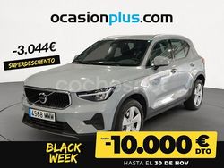 Gris / plata Usado 2023 Volvo XC40 Momentum SUV | 33.490 € (Un poco caro)