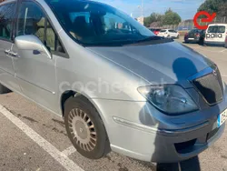 Gris / plata Usado 2003 Lancia Phedra Monovolumen | 1300 €