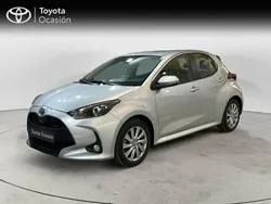Gris / plata Usado 2024 Toyota Yaris Hybrid Active Berlina | 22.750 € (Precio justo)