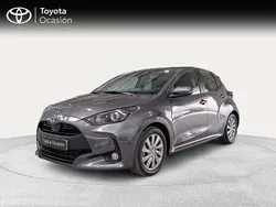 Gris Usado 2024 Toyota Yaris Hybrid Active Berlina | 21.900 € (Precio justo)