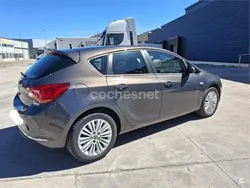 Gris / plata Usado 2014 Opel Astra Selective Berlina | 7500 € (Precio justo)