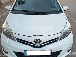 Blanco Usado 2014 Toyota Yaris City Berlina | 7000 € (Buen precio)