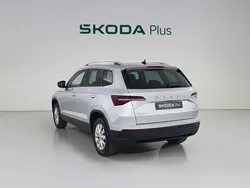 Gris plata Usado 2023 Skoda Karoq Ambition SUV | 27.900 € (Caro)