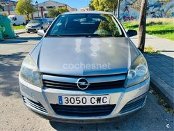 Gris / plata Usado 2004 Opel Astra Enjoy Berlina | 2490 € (Buen precio)