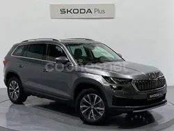 Gris / plateado Usado 2024 Skoda Kodiaq Style SUV | 35.500 € (Precio justo)