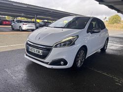 Blanco Usado 2018 Peugeot 208 Style Utilitario | 7950 € (Precio justo)