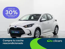 Blanco Usado 2021 Toyota Yaris Hybrid Business Edition Berlina | 18.990 € (Precio justo)