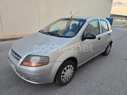 Gris / plata Usado 2003 Chevrolet Kalos SE Berlina | 2000 € (Precio justo)