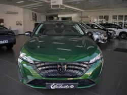 Kjr vert olivine Usado 2023 Peugeot e-308 Active Utilitario | 32.000 €
