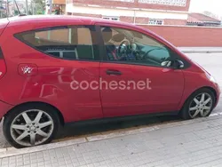 Rojo Usado 2008 Mercedes A150 Berlina | 1500 €