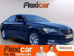 Negro Usado 2018 Skoda Superb Active Familiar | 15.990 € (Precio justo)