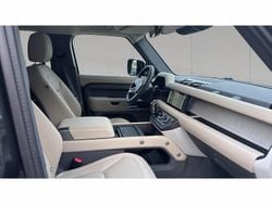 Gris / plata Usado 2024 Land Rover Defender SE SUV | 79.900 € (Un poco caro)