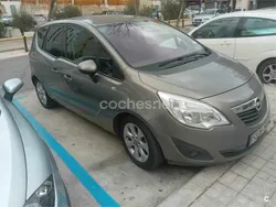 Marrón Usado 2012 Opel Meriva Excellence Monovolumen | 4900 € (Buen precio)