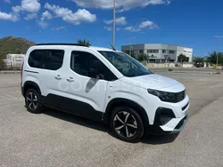 Blanco Usado 2025 Peugeot Rifter GT Monovolumen | 30.900 €
