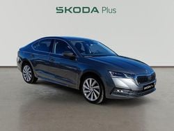 Gris Usado 2024 Skoda Octavia Style Berlina | 29.890 € (Precio justo)