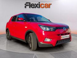 Rojo Usado 2017 Ssangyong (KGM) Tivoli SUV | 8990 € (Precio justo)